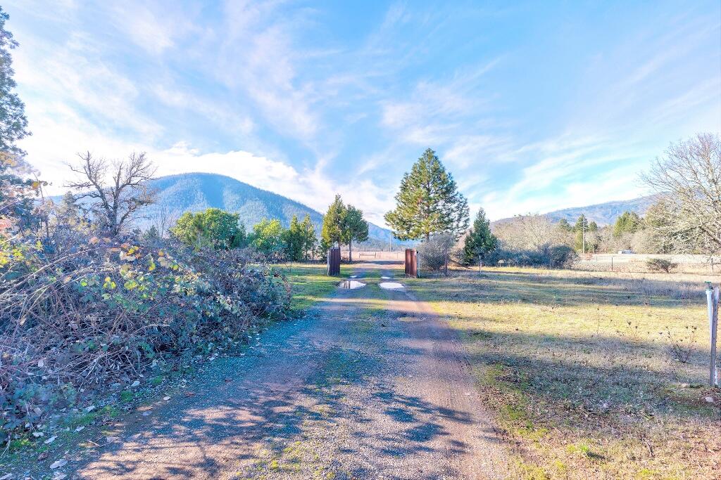 111 Norman Road Selma, OR 97538 - Photo 28 of 43 View to West