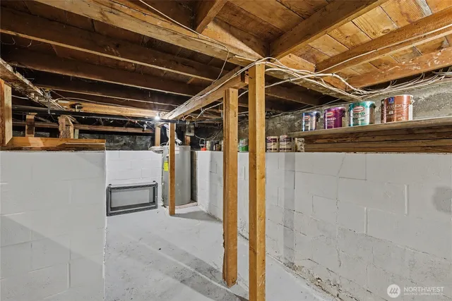 a view of a storage & utility room