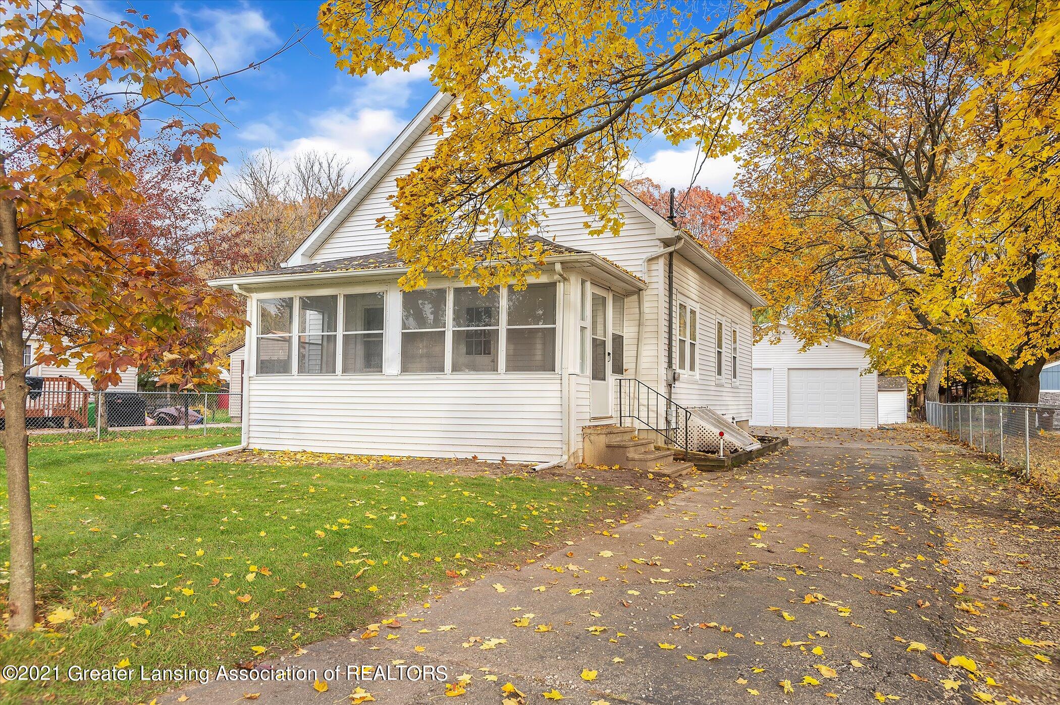 301 Stoner Road Lansing, MI 48917 - Photo 2 of 40 04-301-Stoner-Rd-Windowstill-Real-Estate