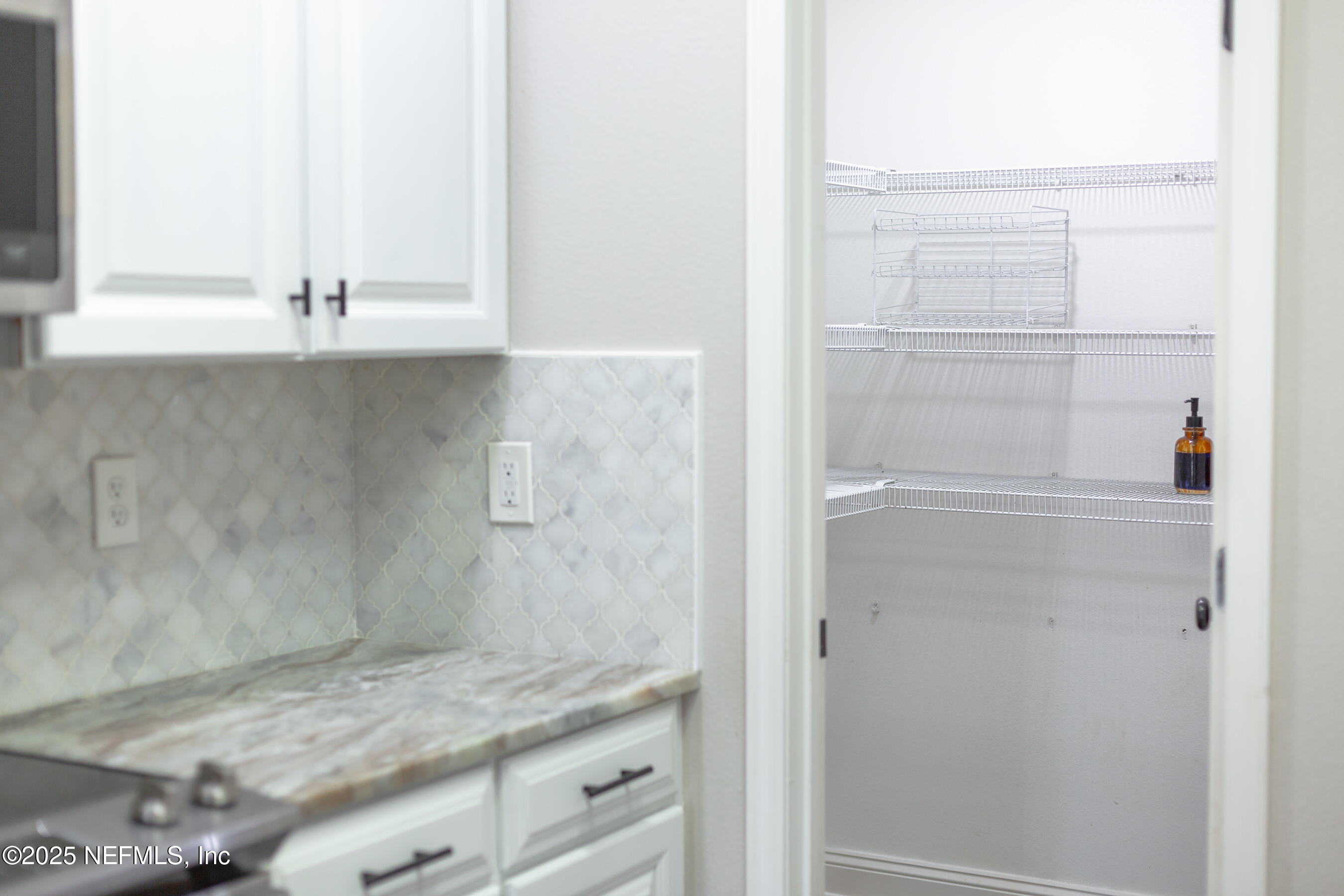 194 Horseman Club Road Palatka, FL 32177 - Photo 12 of 27 a bathroom with a shower