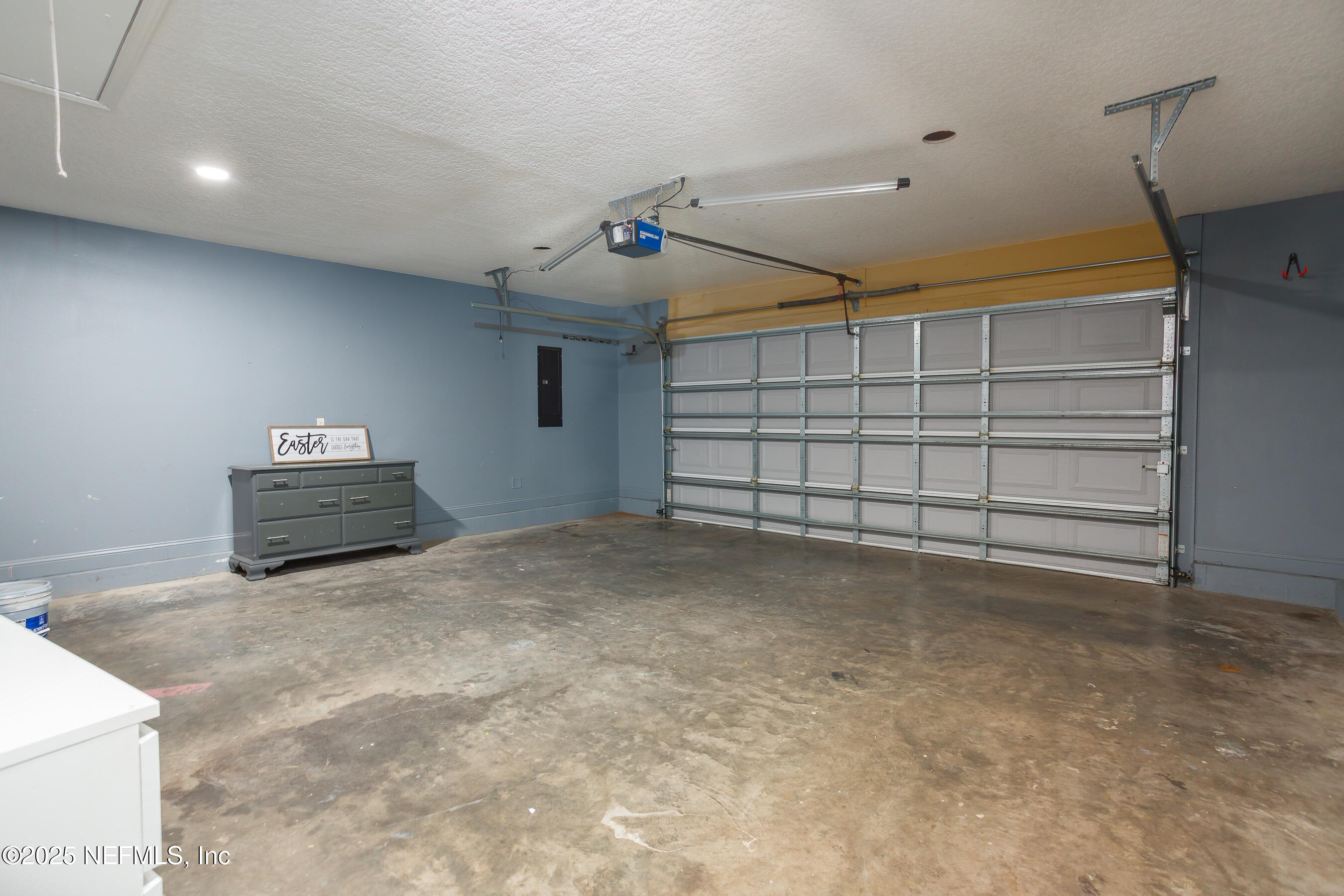 194 Horseman Club Road Palatka, FL 32177 - Photo 23 of 27 a view of a garage