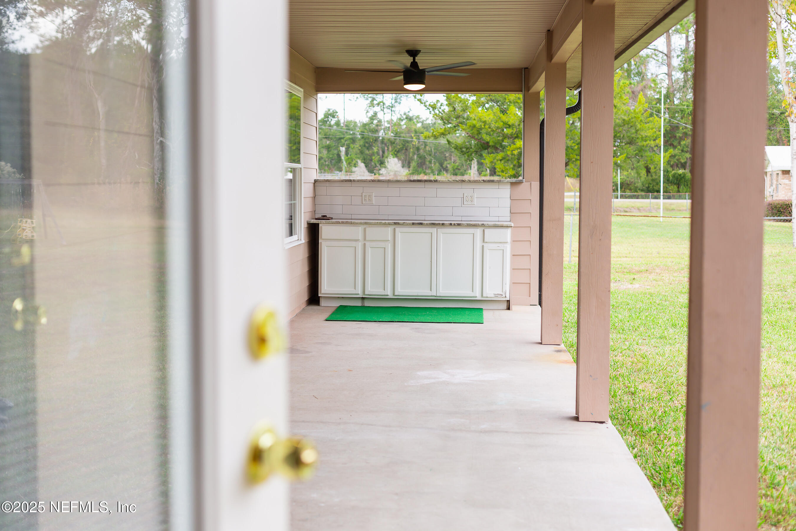 194 Horseman Club Road Palatka, FL 32177 - Photo 24 of 27 a view of outdoor space and garden