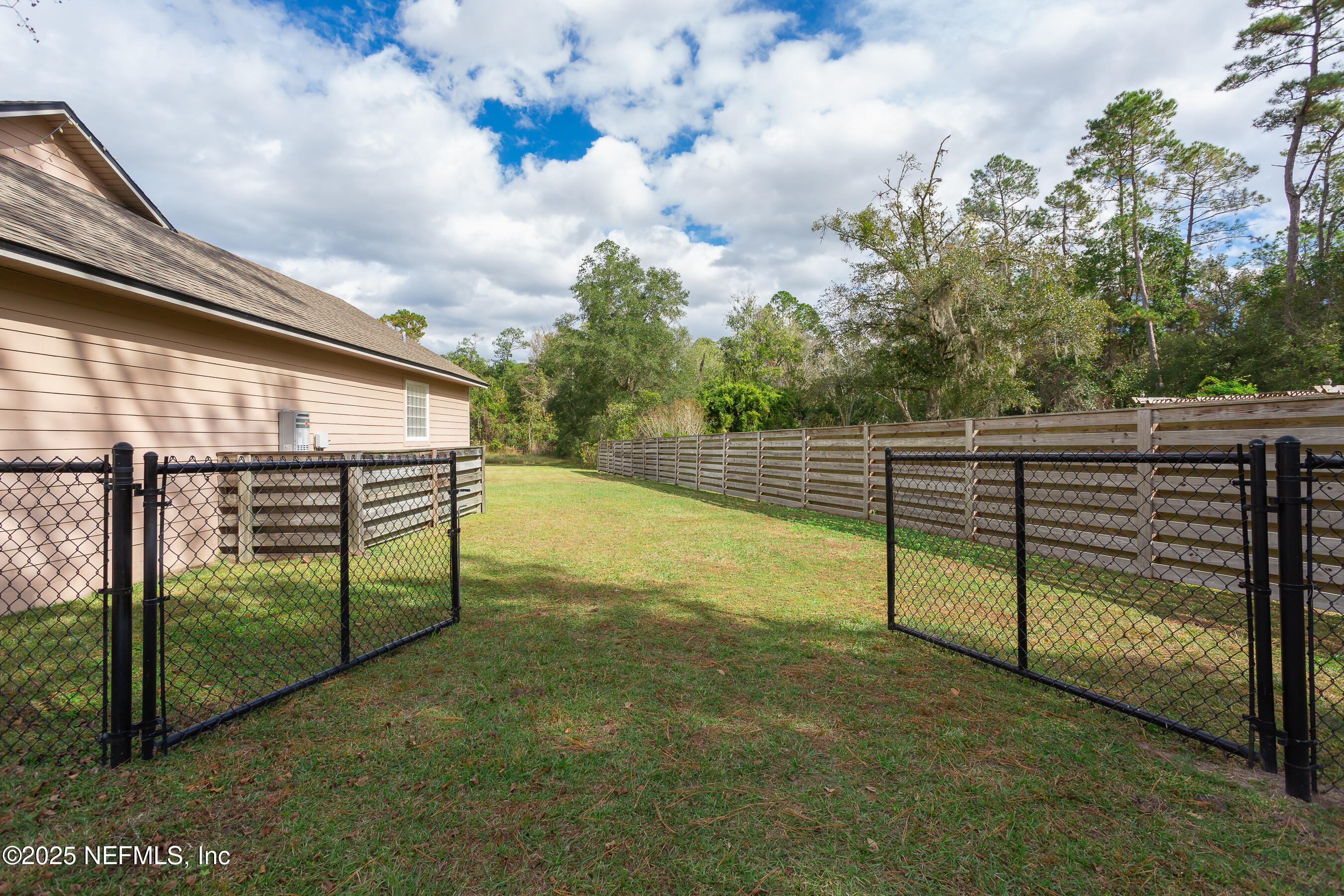 194 Horseman Club Road Palatka, FL 32177 - Photo 7 of 27 a view of outdoor space and yard