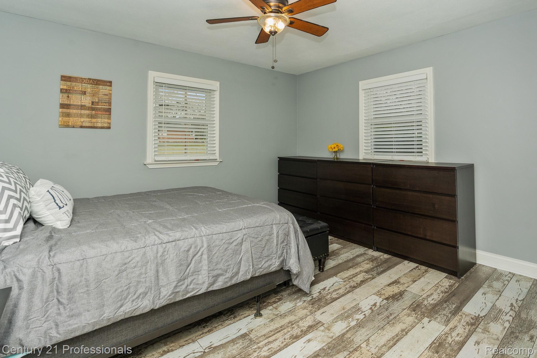 61 Arizona Avenue Rochester, MI 48309 - Photo 11 of 27 Arizona MLS-W010.jpg
