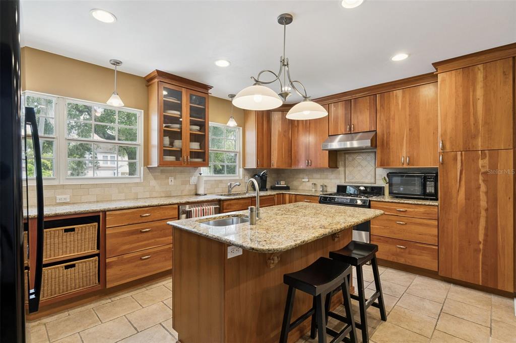 1008 East Ridgewood Street Orlando, FL 32801 - Photo 15 of 60