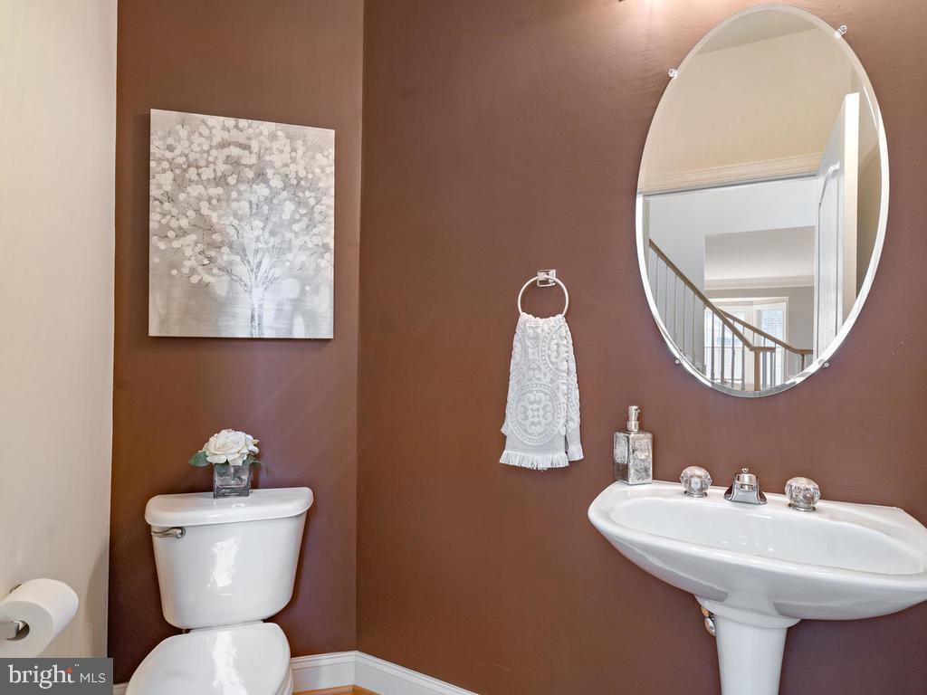 18324 Tapwood Road Boyds, MD 20841 - Photo 22 of 47 Powder Room