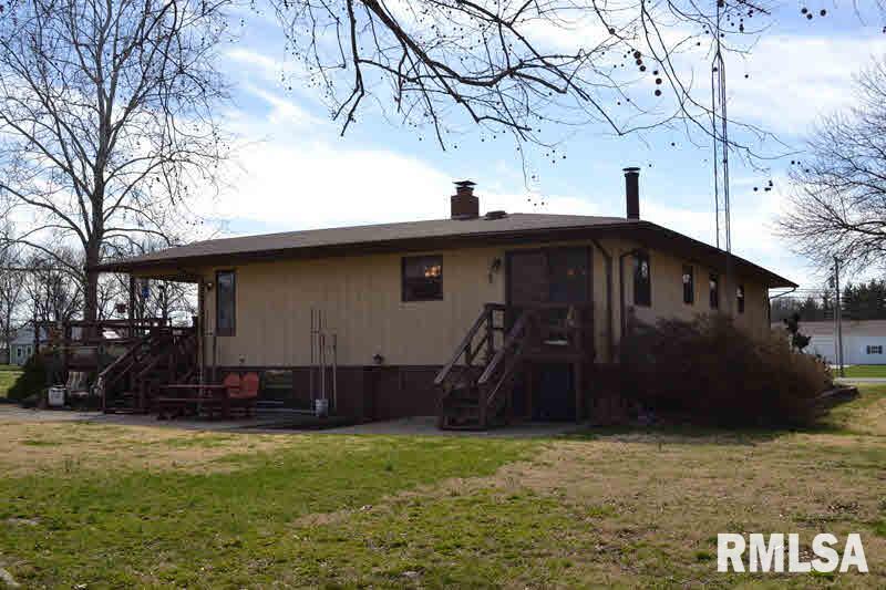 513 Country Club Road Centralia, IL 62801 - Photo 3 of 19 Gallery Image 3