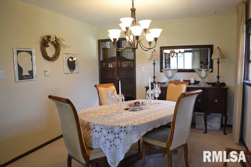 513 Country Club Road Centralia, IL 62801 - Photo 7 of 19 Gallery Image 7