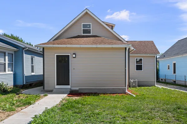 $139,900 | 2010 3 Y Avenue, East Moline, IL 61244