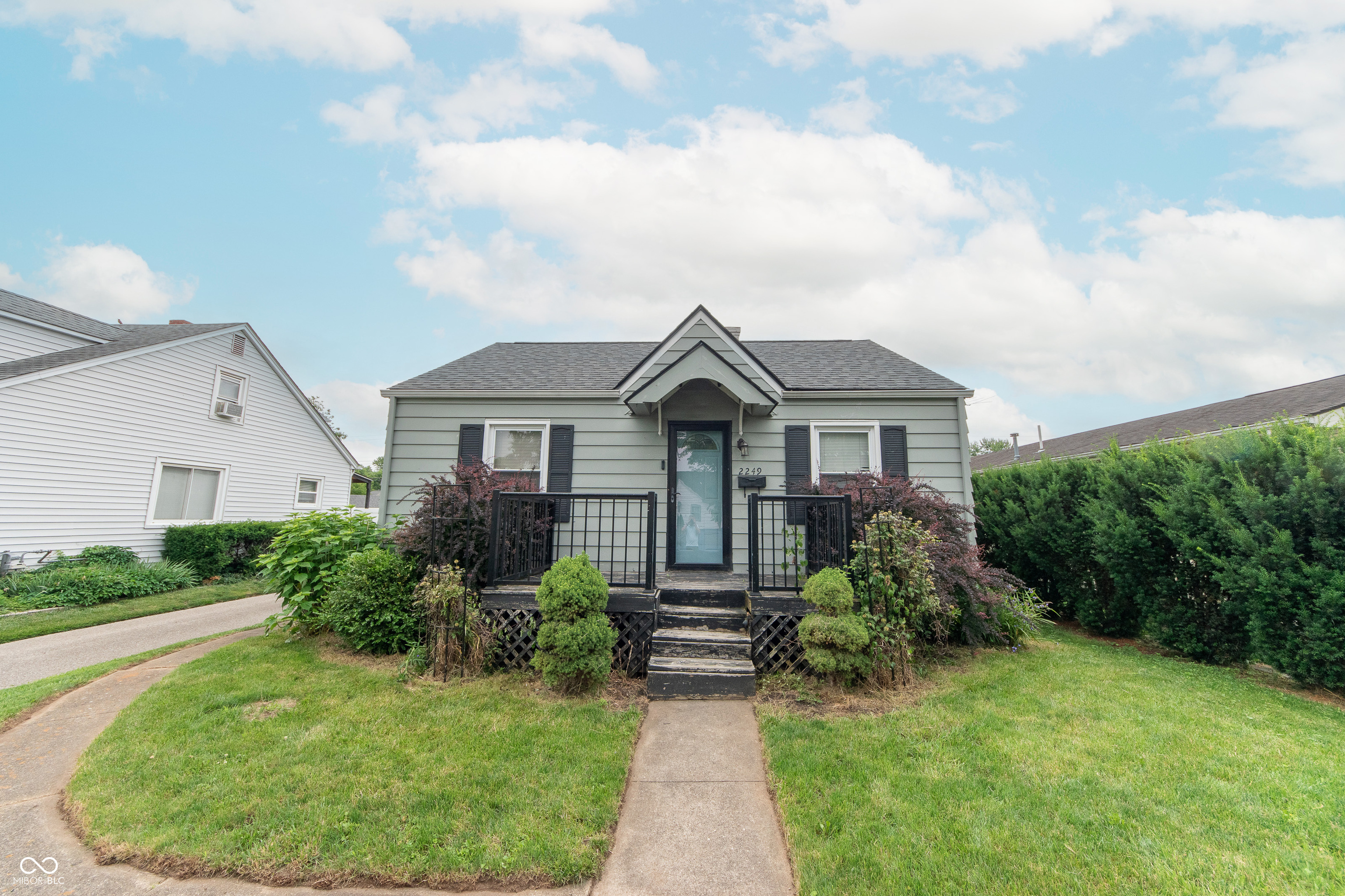 2249 Maple Street Columbus, IN 47201 - Photo 1 of 22 Gallery Image 1