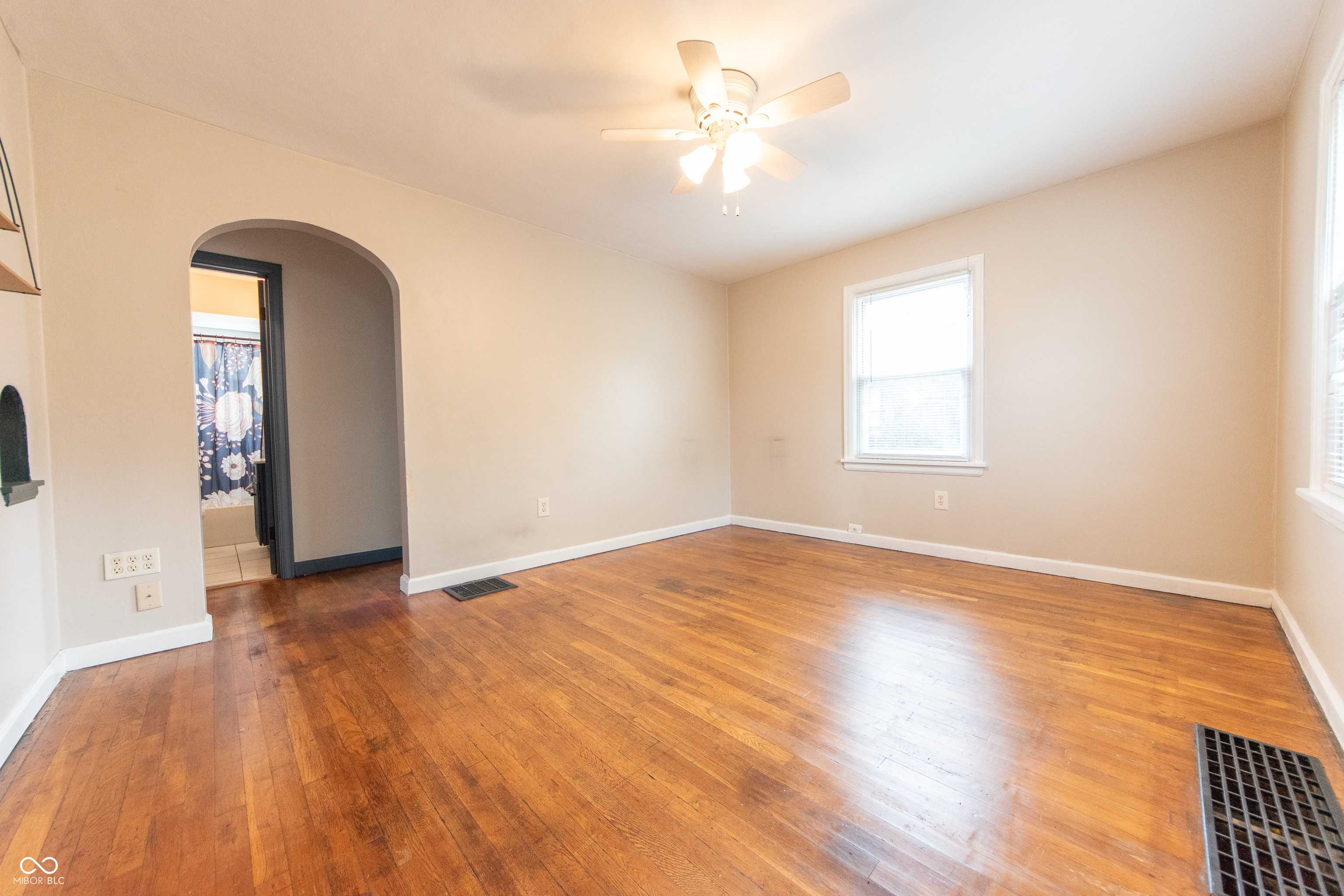 2249 Maple Street Columbus, IN 47201 - Photo 3 of 22 Gallery Image 3