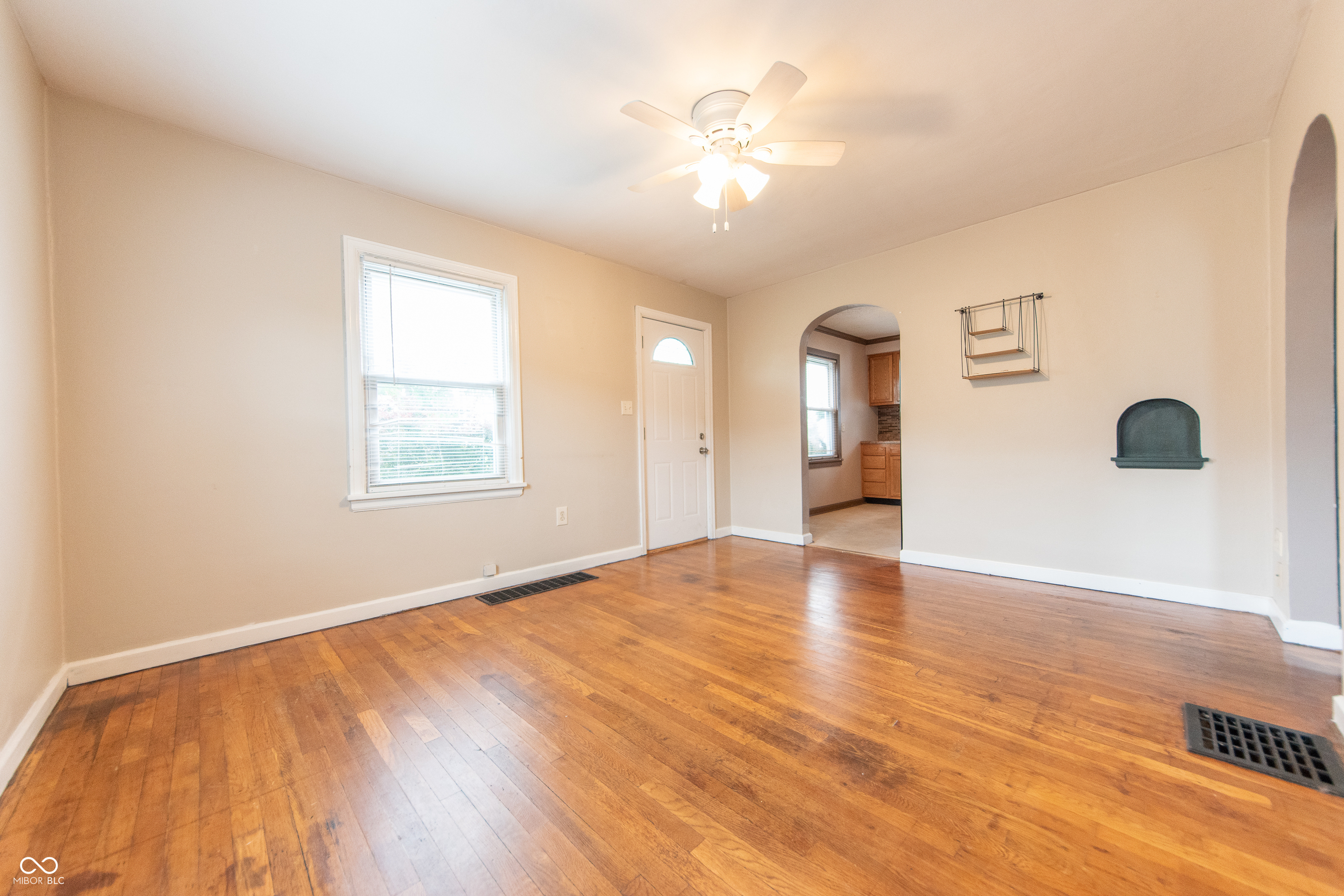 2249 Maple Street Columbus, IN 47201 - Photo 4 of 22 Gallery Image 4