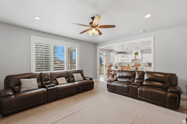 2030 Foothill Way Layton, UT 84040 - Photo 4 of 29