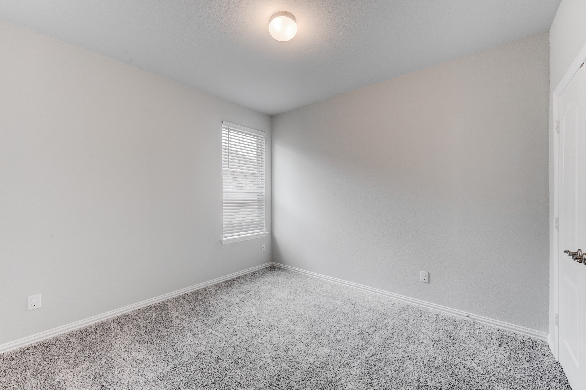 1229 Red Hills Drive Rosharon, TX 77583 - Photo 18 of 29 a view of an empty room and a window