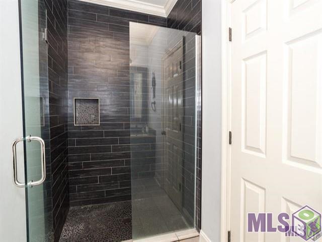 4626 Carondelet Drive Baton Rouge, LA 70809 - Photo 3 of 5 US Shower