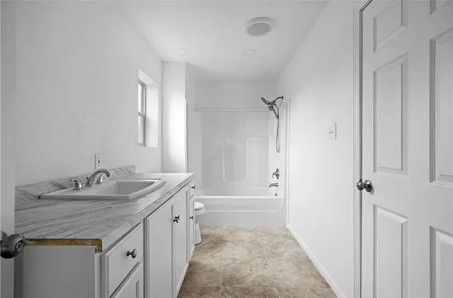 $1,000 | 1105 Esperanza Street, Sinton, TX 78387