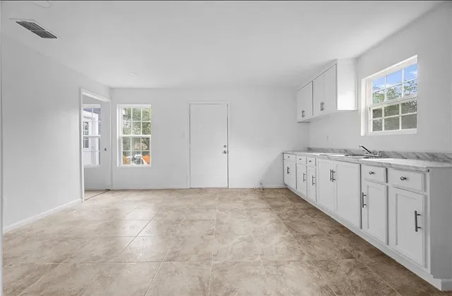 $1,000 | 1105 Esperanza Street, Sinton, TX 78387