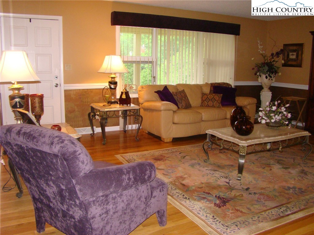 202 Long Street Boone, NC 28607 - Photo 3 of 10 Gallery Image 3