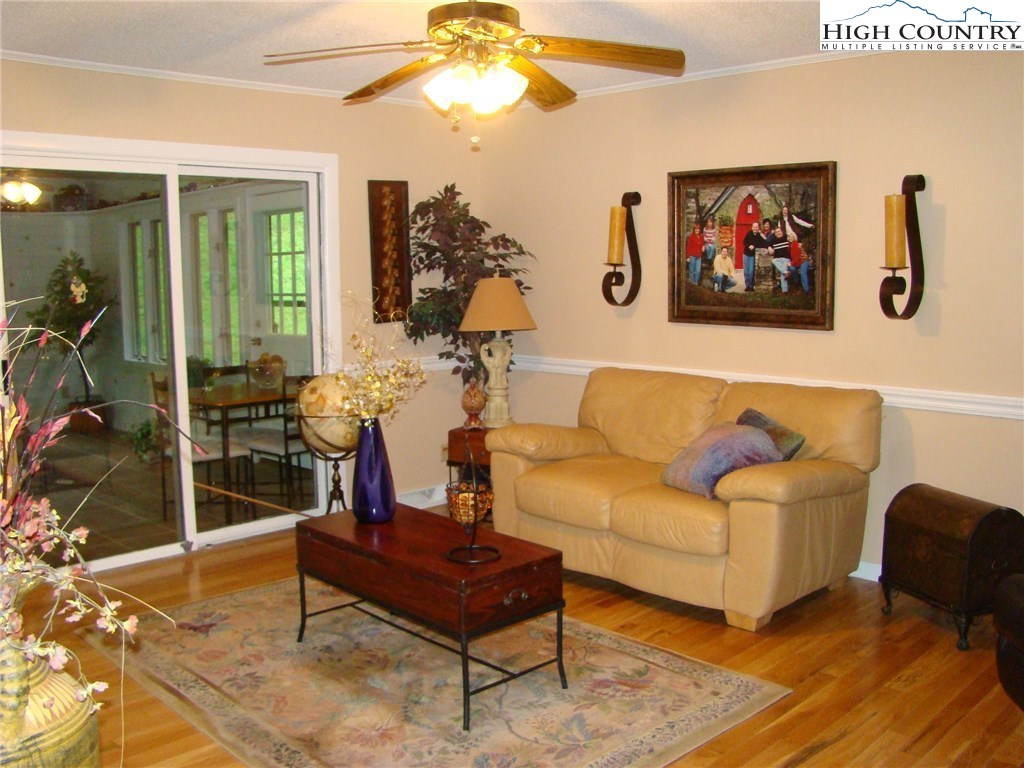 202 Long Street Boone, NC 28607 - Photo 4 of 10 Gallery Image 4