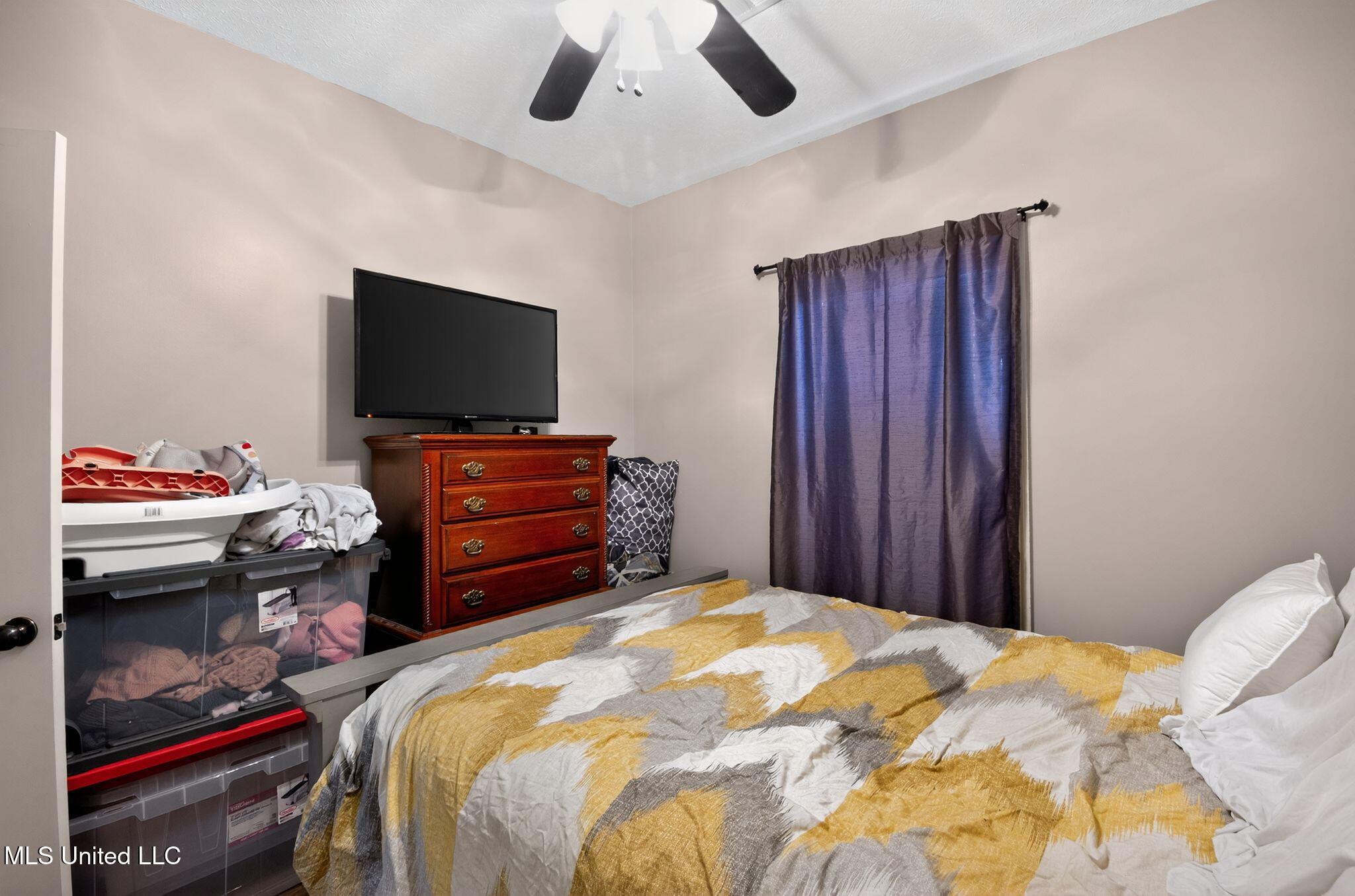 913 Caitlin Cove Brandon, MS 39047 - Photo 16 of 30 19_913_Caitlin_Cove_Brandon_MS_39047-Bed