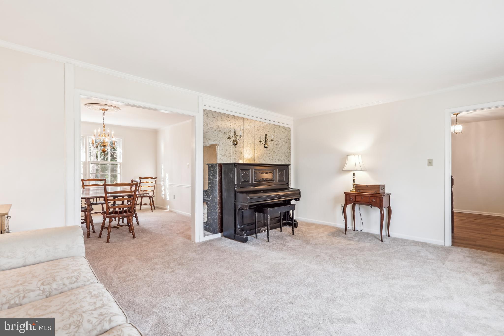 7122 Rolling Forest Avenue Springfield, VA 22152 - Photo 7 of 58