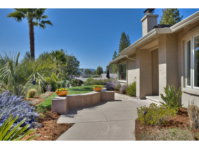 300 Montclair Road Los Gatos, CA 95032 - Photo 3 of 25 Gallery Image 3