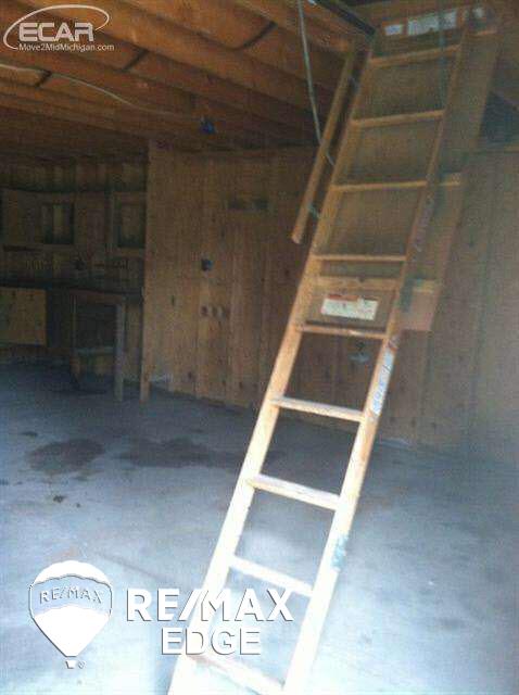 5472 East Coldwater Road Flint, MI 48506 - Photo 37 of 46 20440878-36.JPG