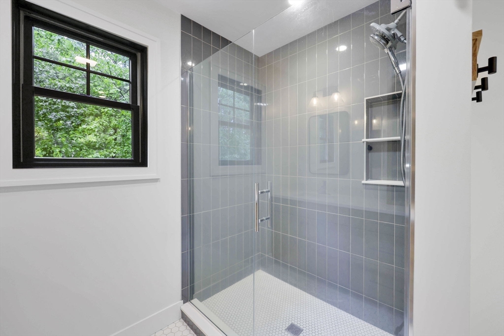 1322 Center Street Ludlow, MA 01056 - Photo 21 of 40