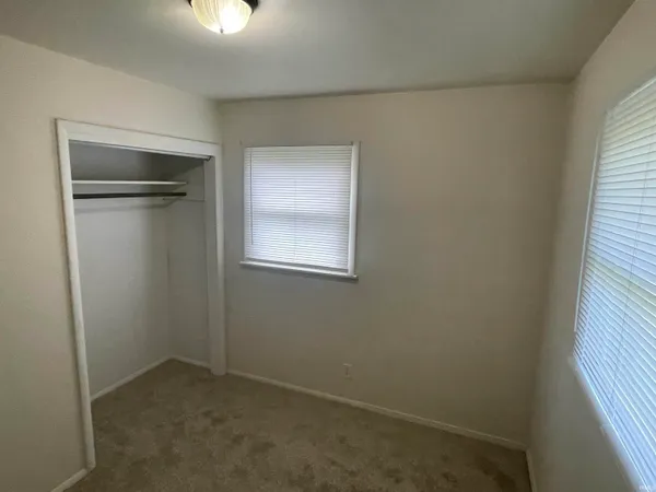 $1,175 | 5229 South College Drive, Bloomington, IN 47403