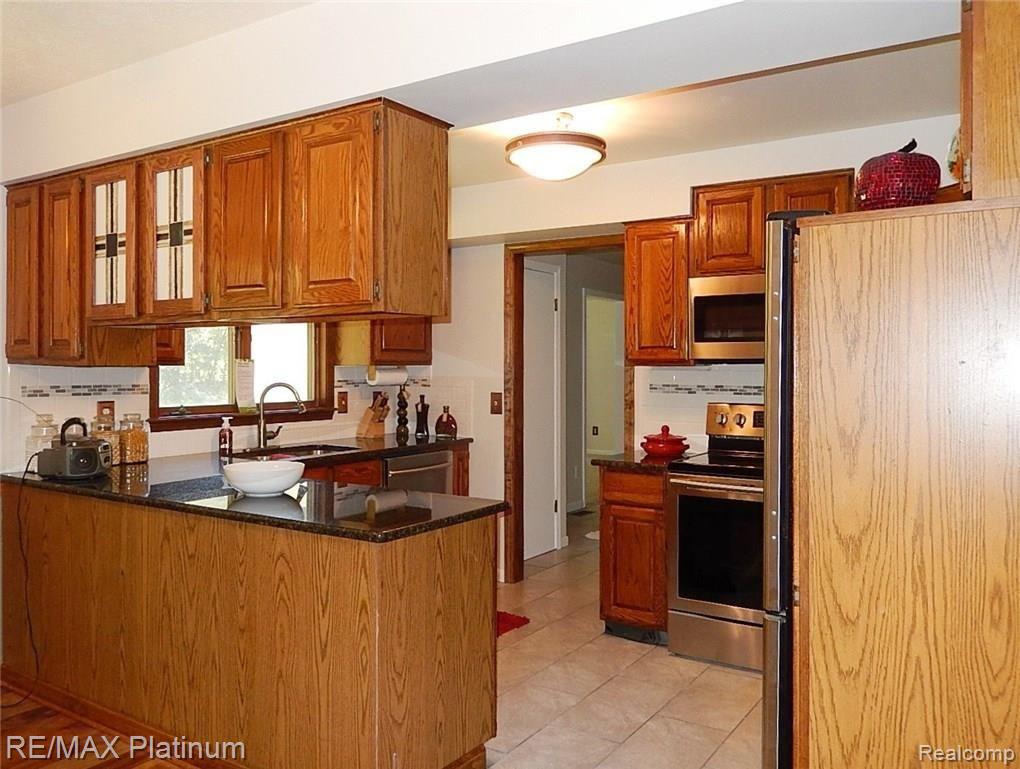 8187 Pingree Road Pinckney, MI 48169 - Photo 21 of 82 21.JPG