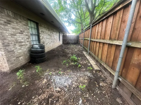 $1,050 | 1408 15th Place, Plano, TX 75074