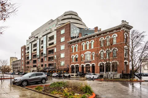 $699,900 | 333 Massachusetts Avenue, Unit 305, Indianapolis, IN 46204