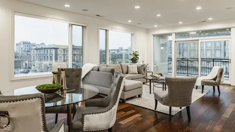 $699,900 | 333 Massachusetts Avenue, Unit 305, Indianapolis, IN 46204