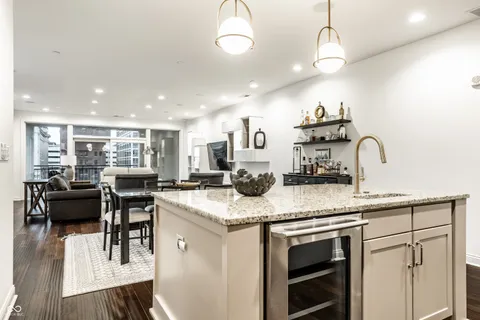 $699,900 | 333 Massachusetts Avenue, Unit 305, Indianapolis, IN 46204