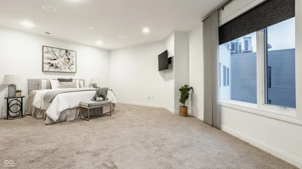 $669,900 | 333 Massachusetts Avenue, Unit 305, Indianapolis, IN 46204