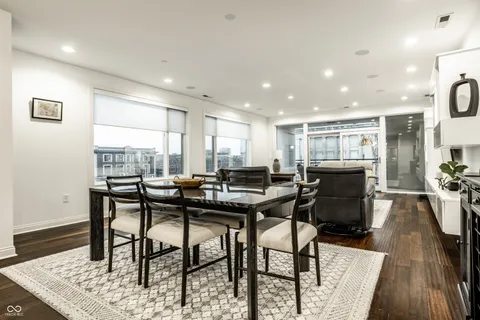 $699,900 | 333 Massachusetts Avenue, Unit 305, Indianapolis, IN 46204