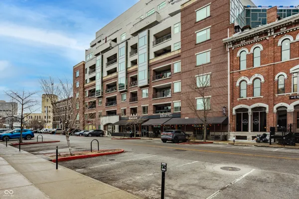 $669,900 | 333 Massachusetts Avenue, Unit 305, Indianapolis, IN 46204