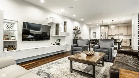 $699,900 | 333 Massachusetts Avenue, Unit 305, Indianapolis, IN 46204