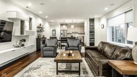 $699,900 | 333 Massachusetts Avenue, Unit 305, Indianapolis, IN 46204