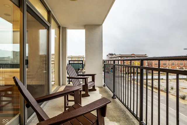 $699,900 | 333 Massachusetts Avenue, Unit 305, Indianapolis, IN 46204
