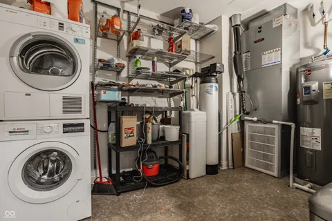 $699,900 | 333 Massachusetts Avenue, Unit 305, Indianapolis, IN 46204