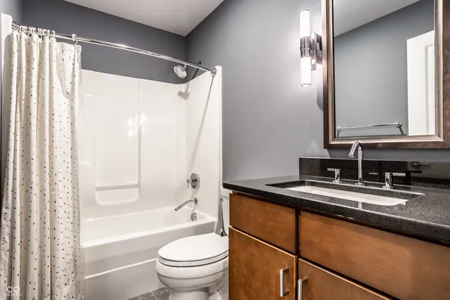 $699,900 | 333 Massachusetts Avenue, Unit 305, Indianapolis, IN 46204