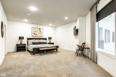 $699,900 | 333 Massachusetts Avenue, Unit 305, Indianapolis, IN 46204