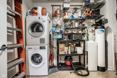 $699,900 | 333 Massachusetts Avenue, Unit 305, Indianapolis, IN 46204