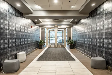 $699,900 | 333 Massachusetts Avenue, Unit 305, Indianapolis, IN 46204