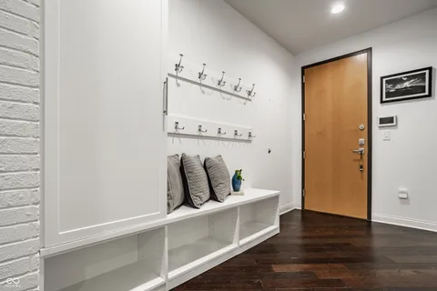 $699,900 | 333 Massachusetts Avenue, Unit 305, Indianapolis, IN 46204