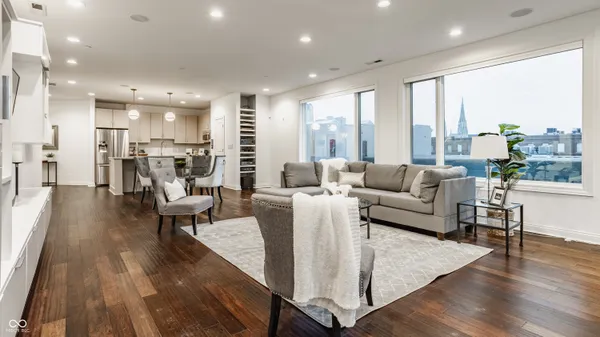 $669,900 | 333 Massachusetts Avenue, Unit 305, Indianapolis, IN 46204