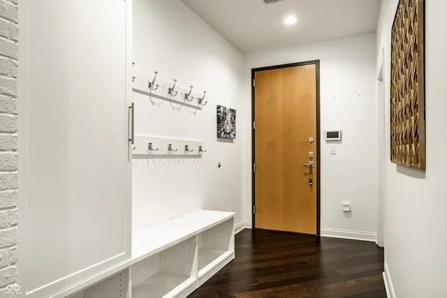 $699,900 | 333 Massachusetts Avenue, Unit 305, Indianapolis, IN 46204