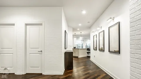 $699,900 | 333 Massachusetts Avenue, Unit 305, Indianapolis, IN 46204