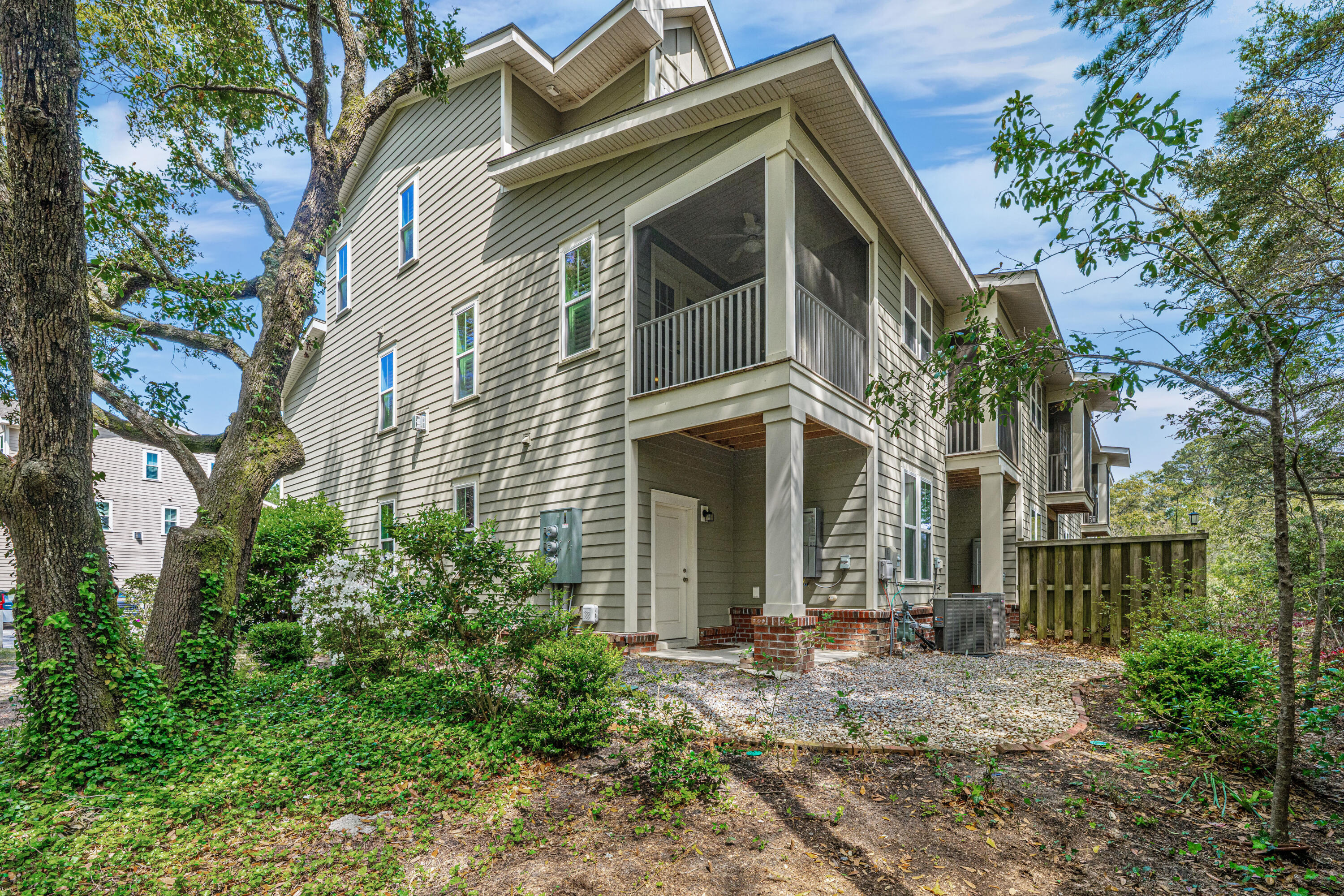 1271 Dingle Road Mount Pleasant, SC 29466 - Photo 4 of 5 1271DinglrRd002